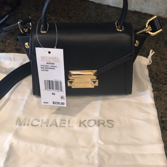 Michael Kors Mini messenger - Picture 1 of 3